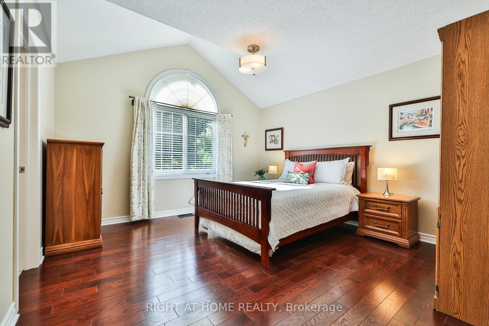 2435 Valley Forest Way, Oakville, Ontario  L6H 6W9 - Photo 25 - W12397259