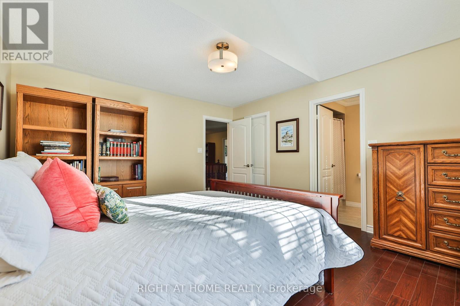 2435 Valley Forest Way, Oakville, Ontario  L6H 6W9 - Photo 26 - W12397259