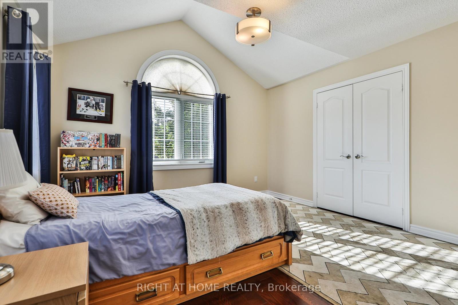 2435 Valley Forest Way, Oakville, Ontario  L6H 6W9 - Photo 31 - W12397259