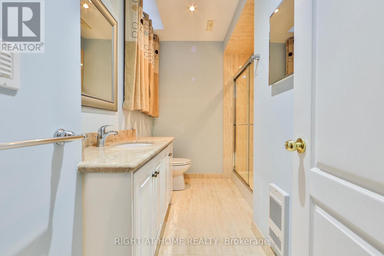 2435 Valley Forest Way, Oakville, Ontario  L6H 6W9 - Photo 45 - W12397259