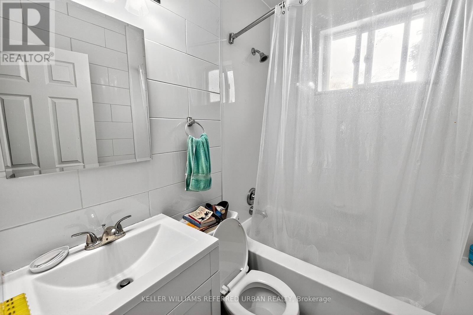 93 Northcliffe Boulevard, Toronto, Ontario  M6H 3H3 - Photo 26 - W12397266