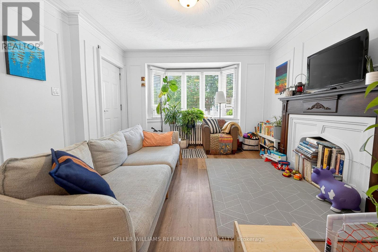 93 Northcliffe Boulevard, Toronto, Ontario  M6H 3H3 - Photo 7 - W12397266