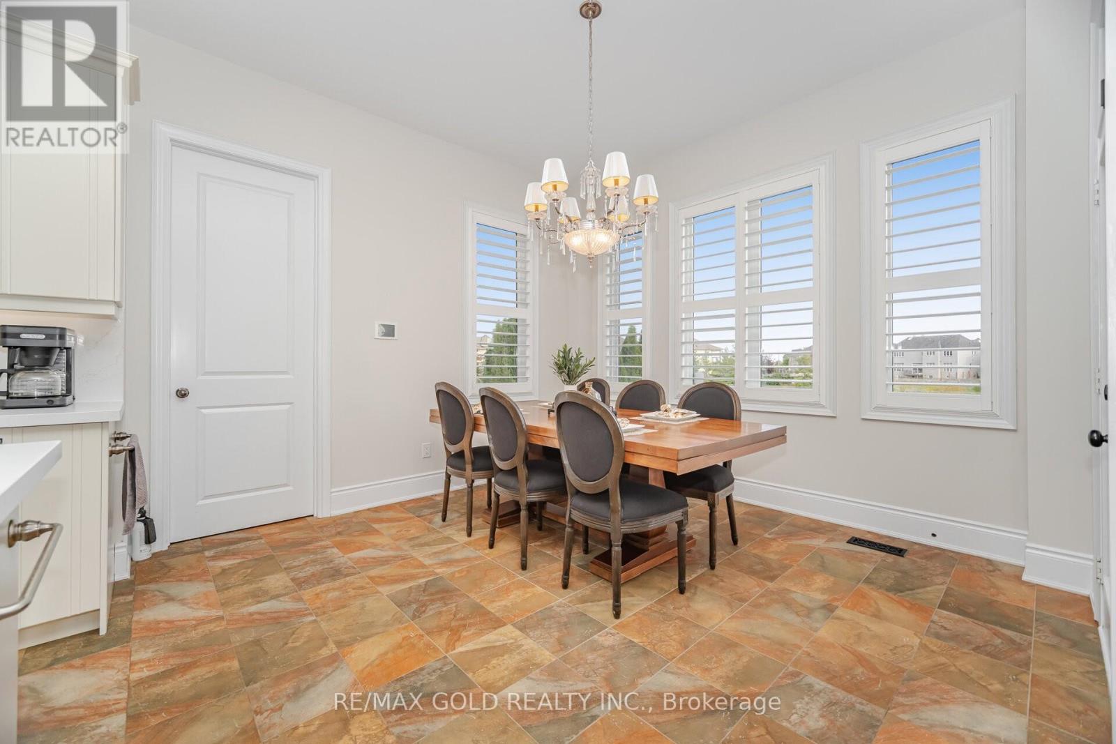 10 Vissini Way, Brampton (Bram East), Ontario  L6P 2W2 - Photo 10 - W12397297