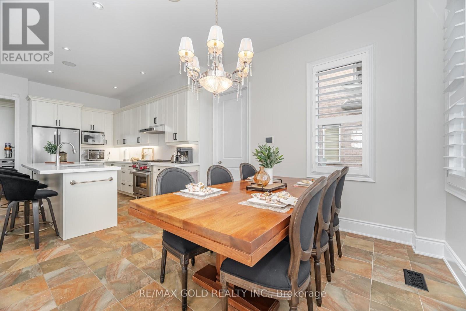 10 Vissini Way, Brampton (Bram East), Ontario  L6P 2W2 - Photo 11 - W12397297