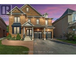 18 REGIS CIRCLE, Brampton, Ontario