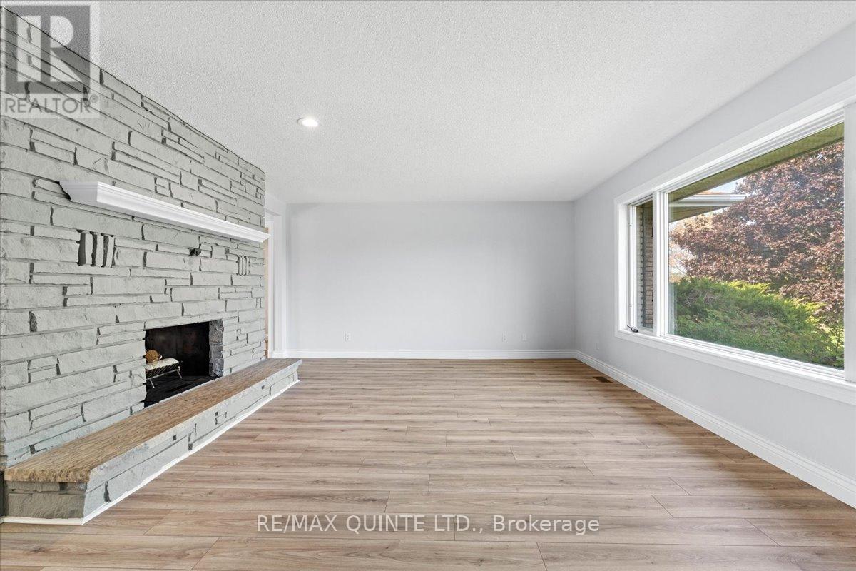 737 County Road 18 Road, Prince Edward County (Athol Ward), Ontario  K0K 1P0 - Photo 5 - X12394541