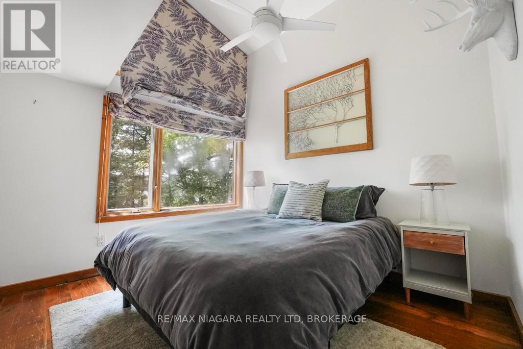 1009 Mercedes Drive N, Minden Hills, Ontario  K0M 2K0 - Photo 11 - X12333110