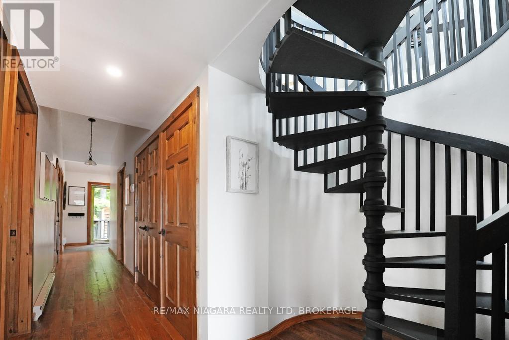 1009 Mercedes Drive N, Minden Hills, Ontario  K0M 2K0 - Photo 6 - X12333110