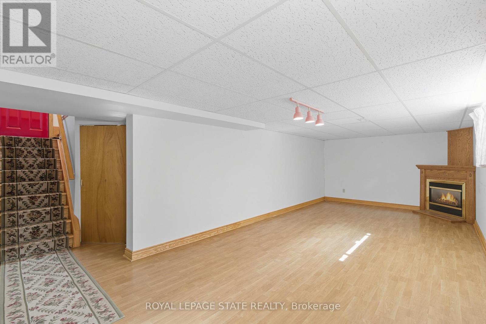98 East 16th Street, Hamilton, Ontario  L9A 4J3 - Photo 28 - X12397211