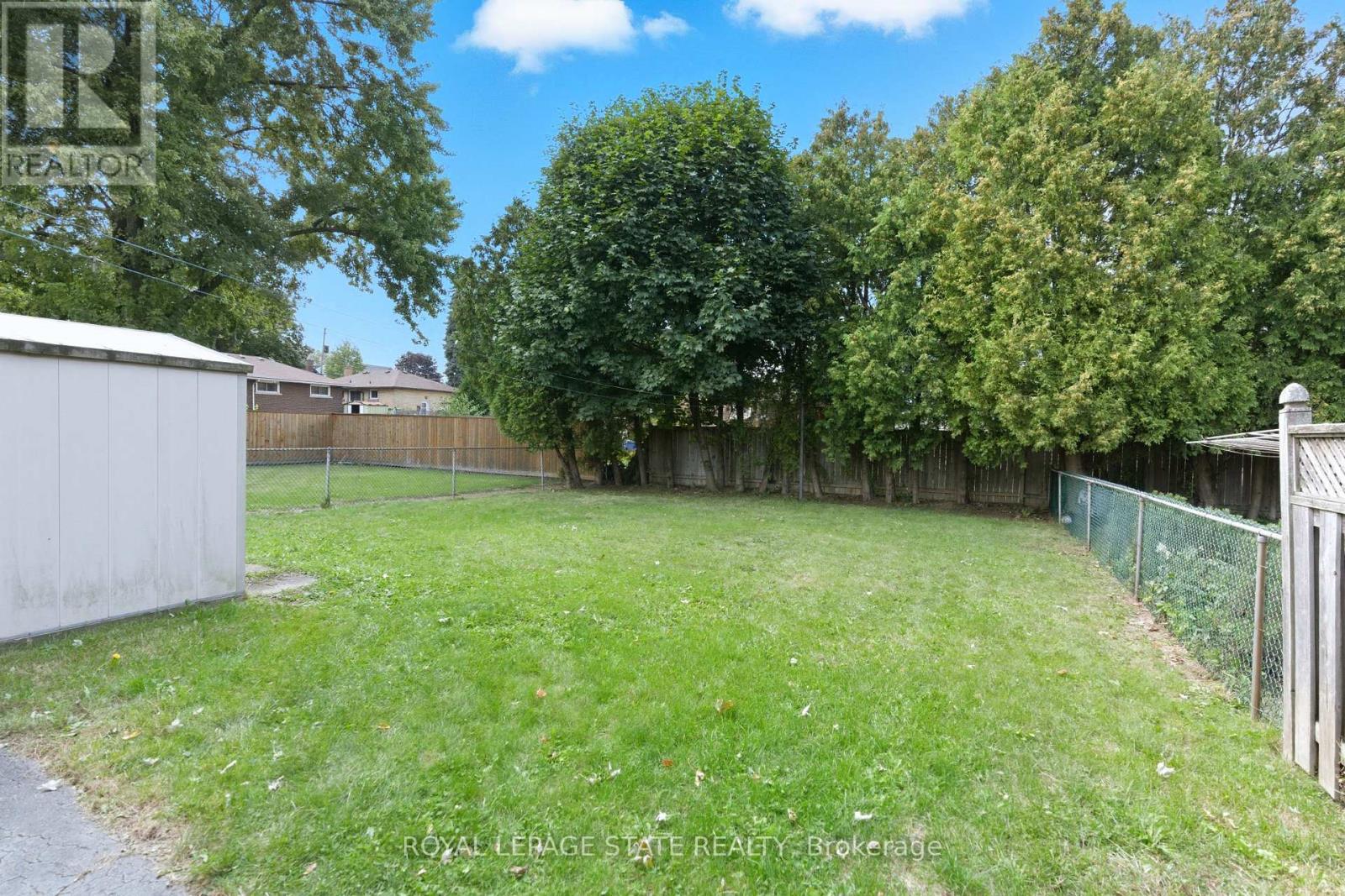 98 East 16th Street, Hamilton, Ontario  L9A 4J3 - Photo 34 - X12397211