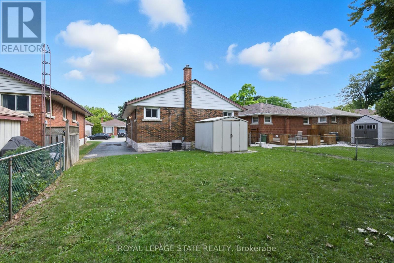 98 East 16th Street, Hamilton, Ontario  L9A 4J3 - Photo 35 - X12397211