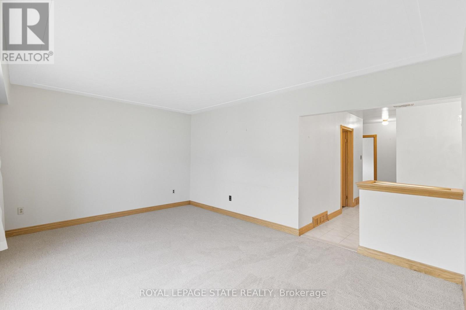98 East 16th Street, Hamilton, Ontario  L9A 4J3 - Photo 8 - X12397211