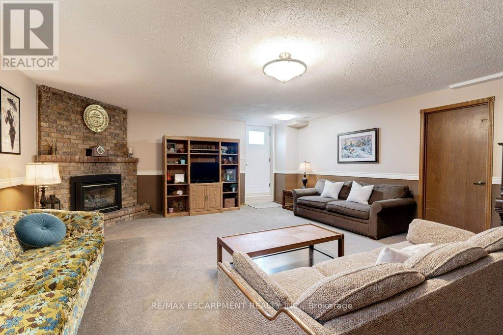 302 Highridge Avenue, Hamilton, Ontario  L8E 3W3 - Photo 31 - X12397264