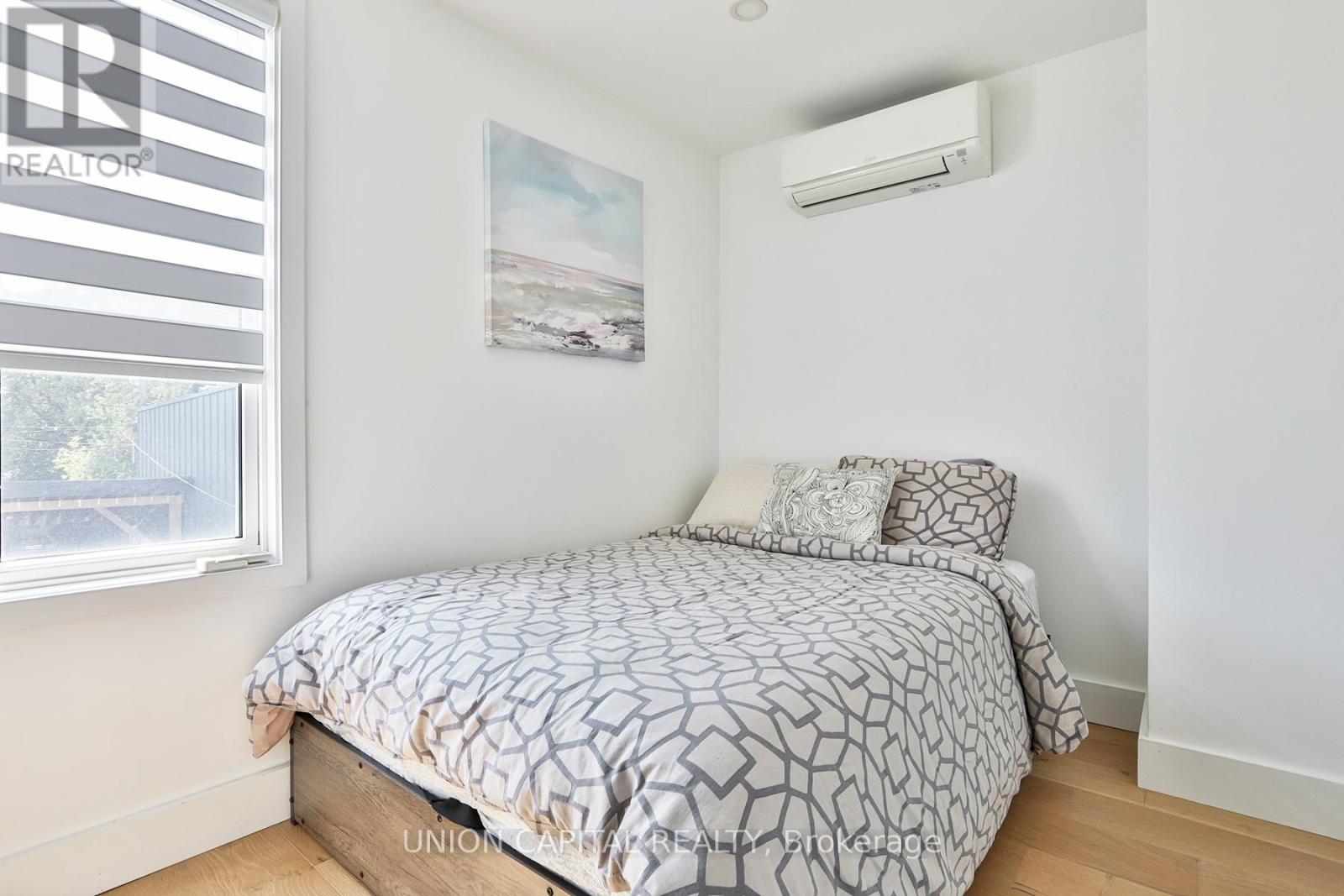 21 Alma Avenue, Toronto, Ontario  M6J 1N2 - Photo 17 - C12393096