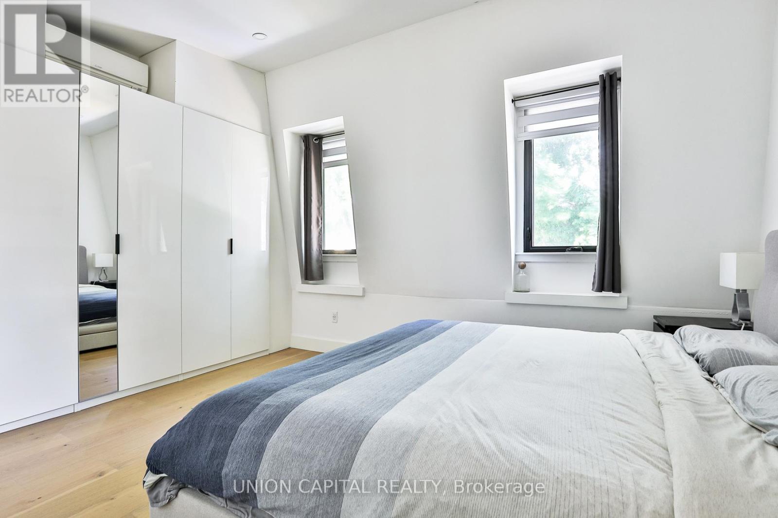 21 Alma Avenue, Toronto, Ontario  M6J 1N2 - Photo 15 - C12393096