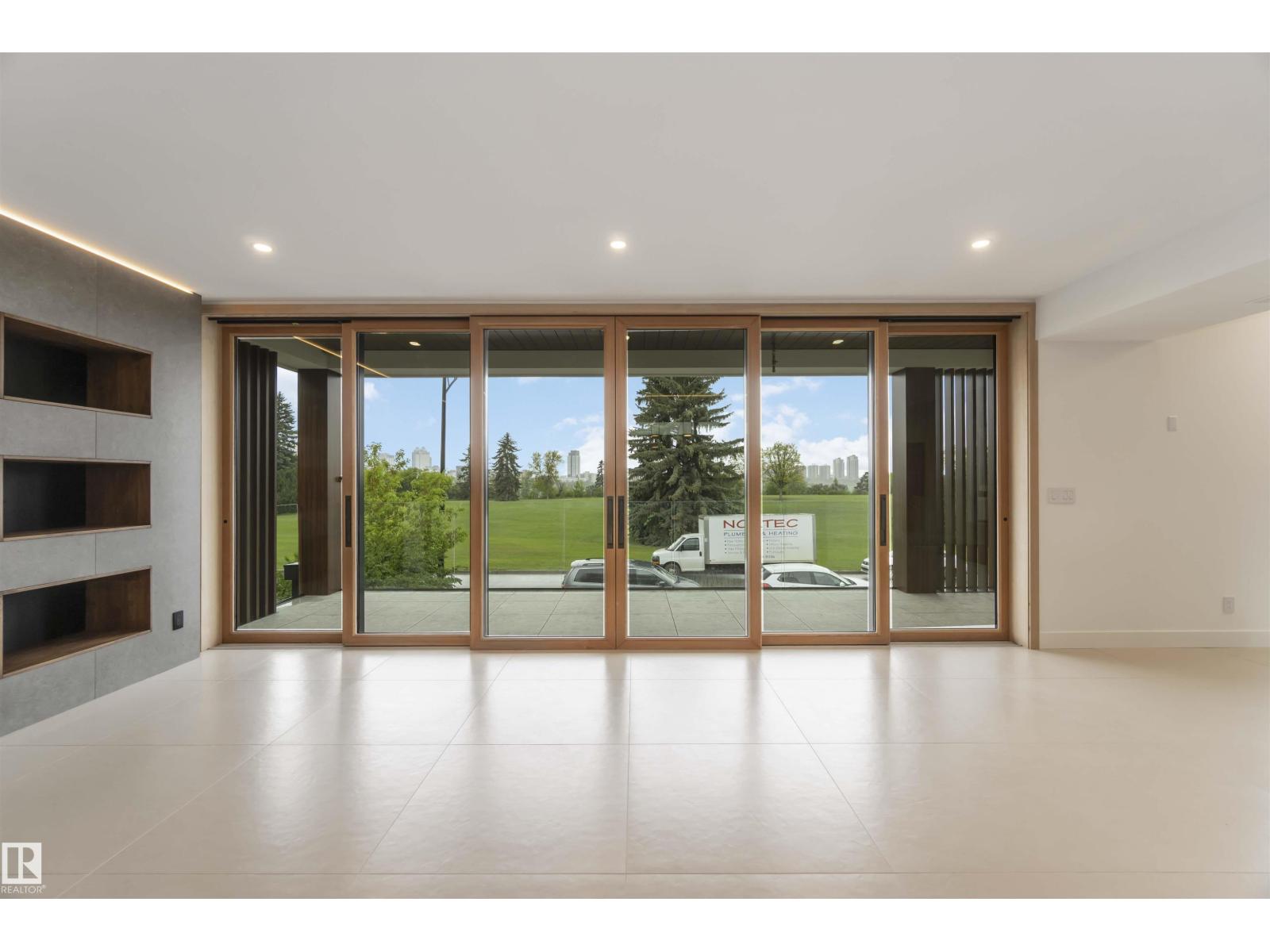 8915 Strathearn Dr Nw, Edmonton, Alberta  T6C 4C8 - Photo 31 - E4457194