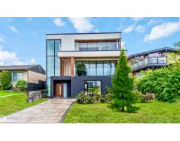 8915 STRATHEARN DR NW Strathearn