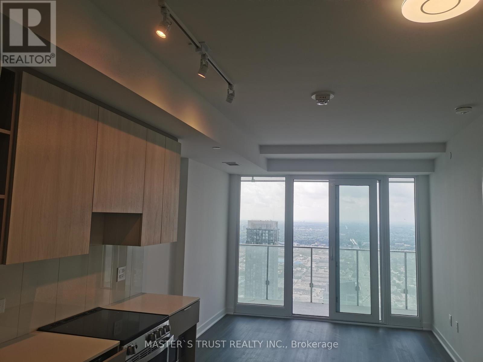 5207 - 3900 Confederation Parkway, Mississauga, Ontario  L5B 0M3 - Photo 13 - W12397272