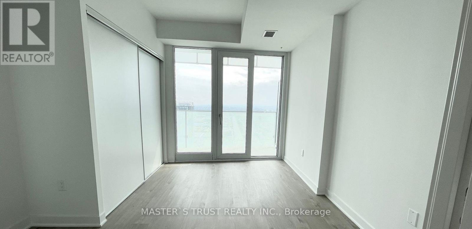 5207 - 3900 Confederation Parkway, Mississauga, Ontario  L5B 0M3 - Photo 14 - W12397272