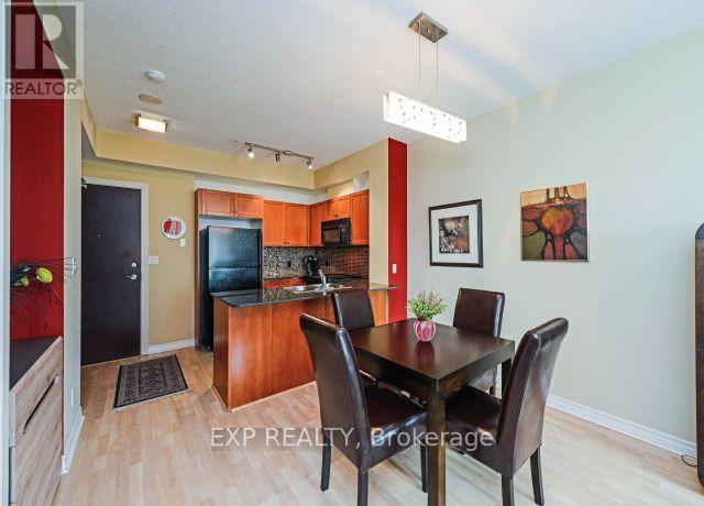 904 - 1359 Rathburn Road E, Mississauga, Ontario  L4W 5P7 - Photo 11 - W12269677