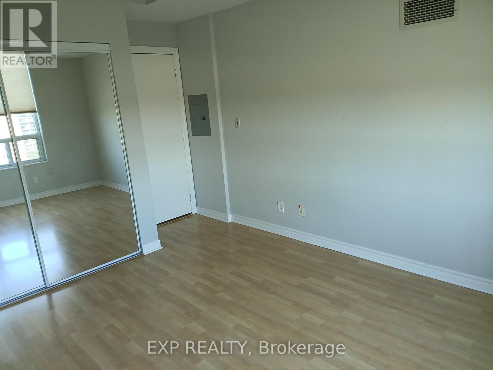 904 - 1359 Rathburn Road E, Mississauga, Ontario  L4W 5P7 - Photo 26 - W12269677