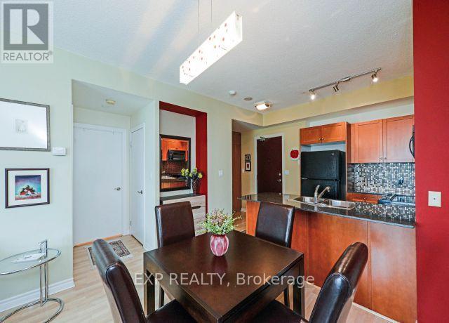 904 - 1359 Rathburn Road E, Mississauga, Ontario  L4W 5P7 - Photo 10 - W12269677