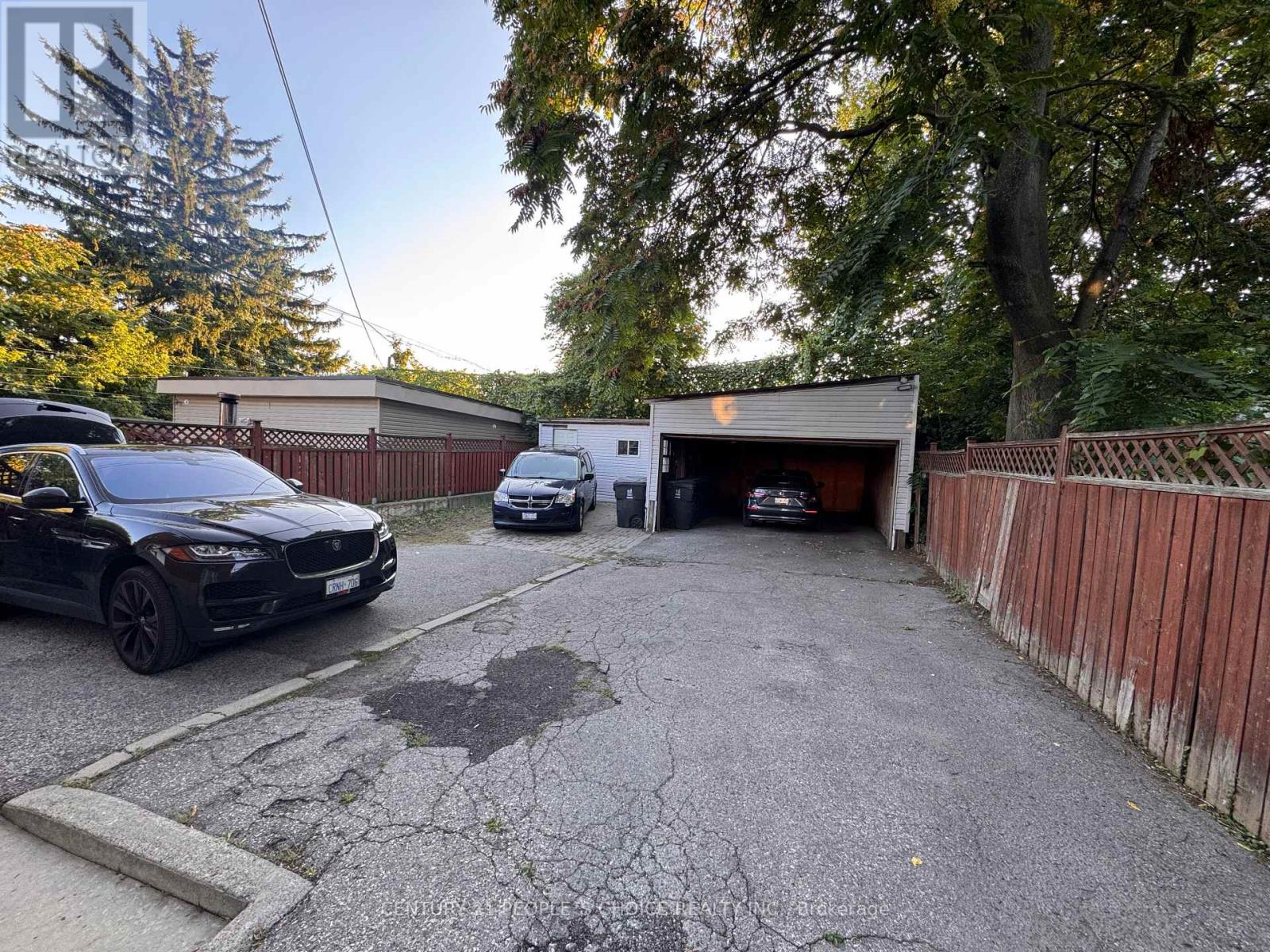 538 Caledonia Road, Toronto, Ontario  M6E 4V4 - Photo 10 - W12394806