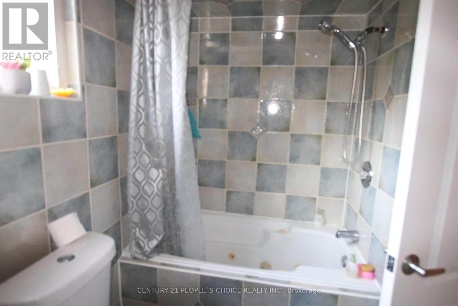 538 Caledonia Road, Toronto, Ontario  M6E 4V4 - Photo 36 - W12394806