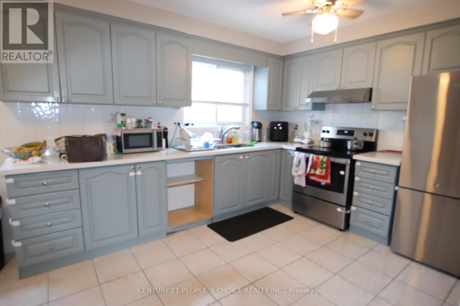 538 Caledonia Road, Toronto, Ontario  M6E 4V4 - Photo 8 - W12394806
