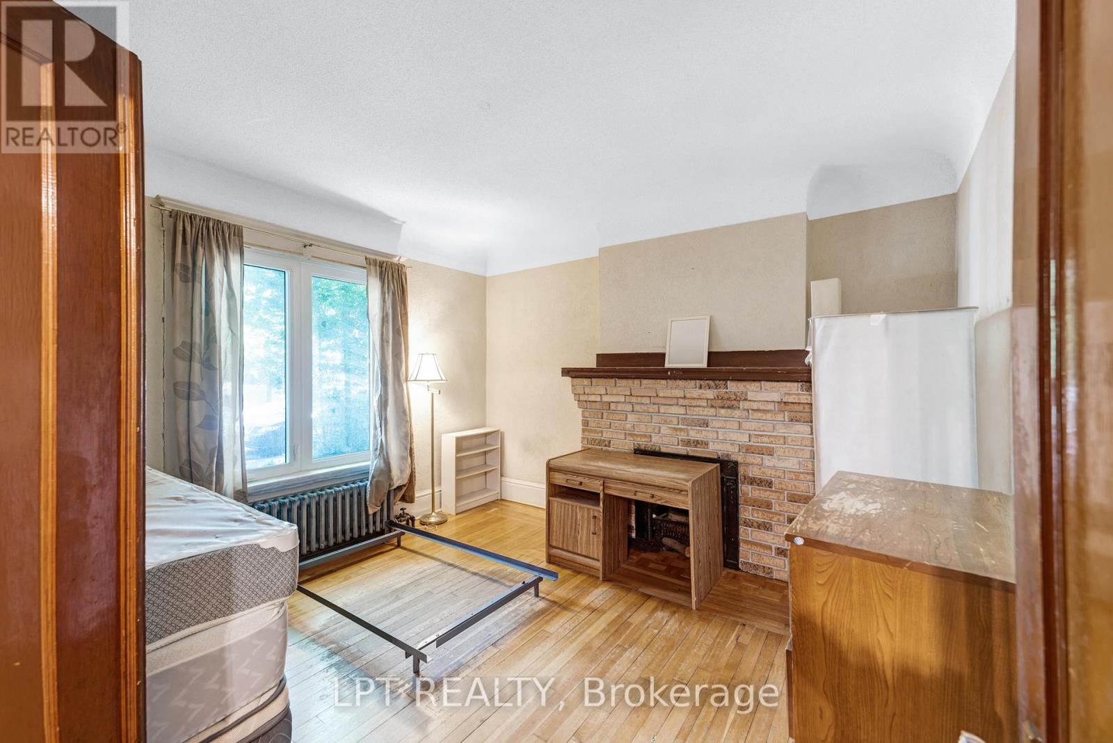 19 Marmaduke Street, Toronto, Ontario  M6R 1T1 - Photo 7 - W12396789