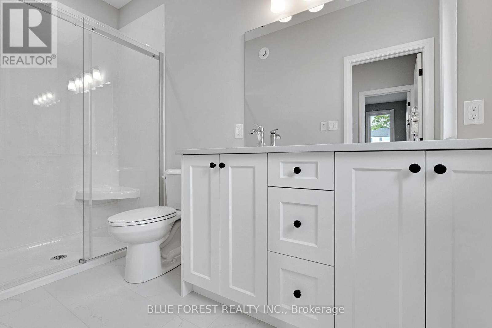 147 Shirley Street, Thames Centre, Ontario  N0M 2P0 - Photo 15 - X12348199