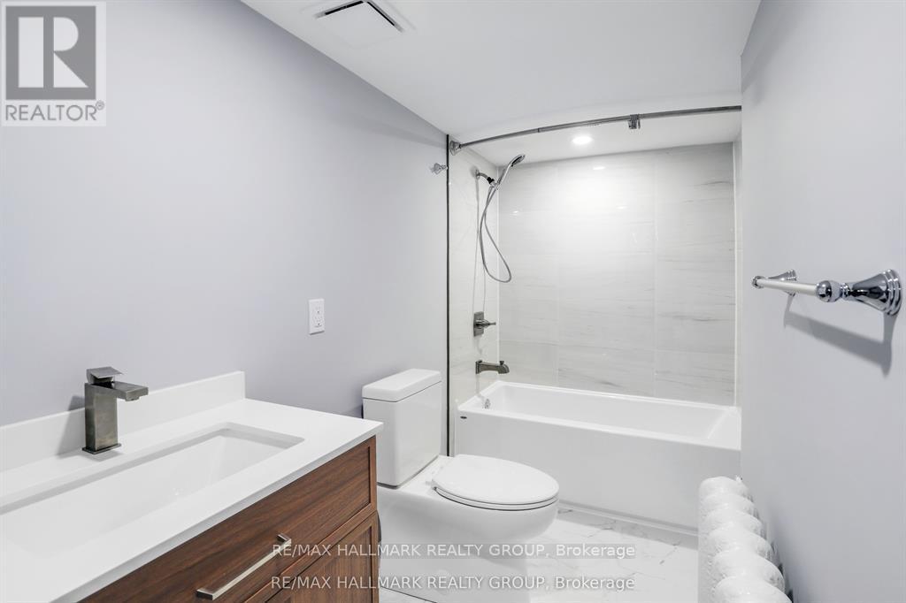 B - 15 Marier Avenue, Ottawa, Ontario  K1L 5S6 - Photo 16 - X12397442