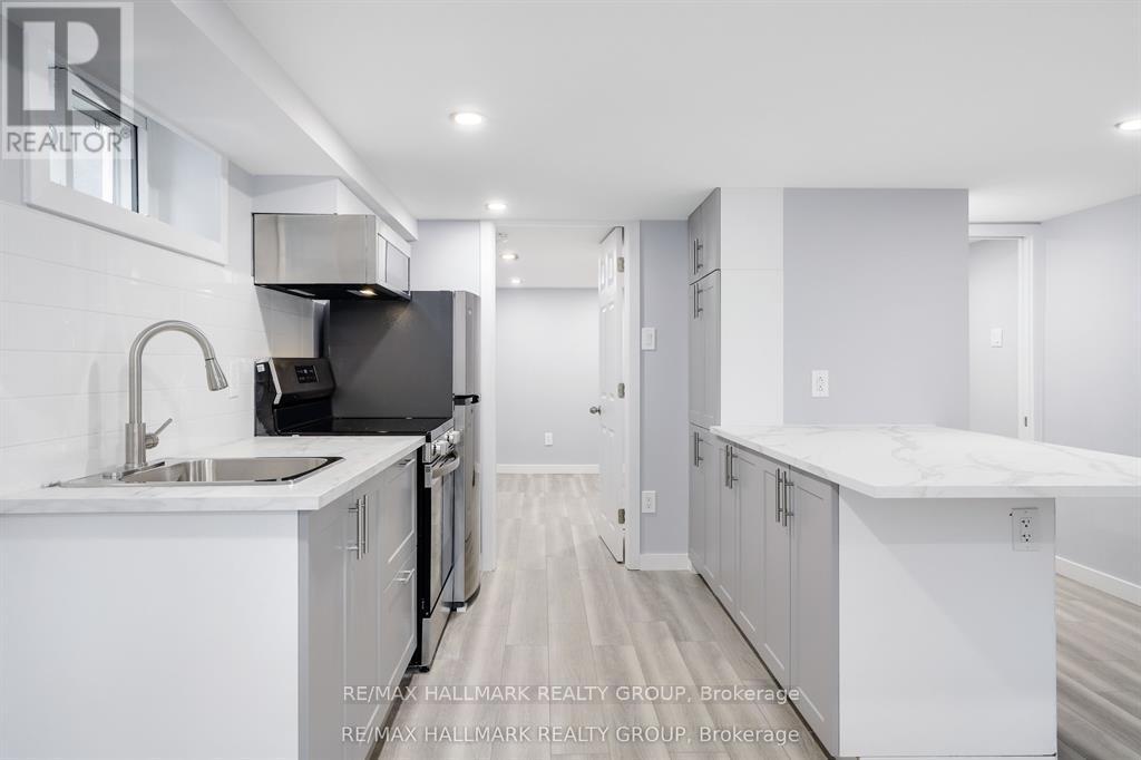 B - 15 Marier Avenue, Ottawa, Ontario  K1L 5S6 - Photo 6 - X12397442