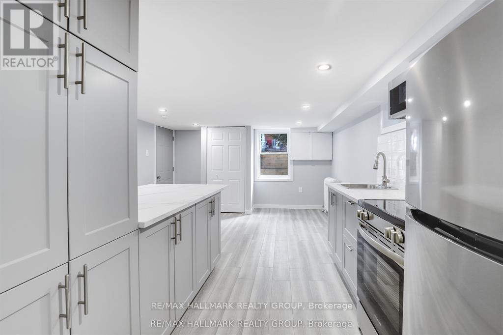 B - 15 Marier Avenue, Ottawa, Ontario  K1L 5S6 - Photo 8 - X12397442