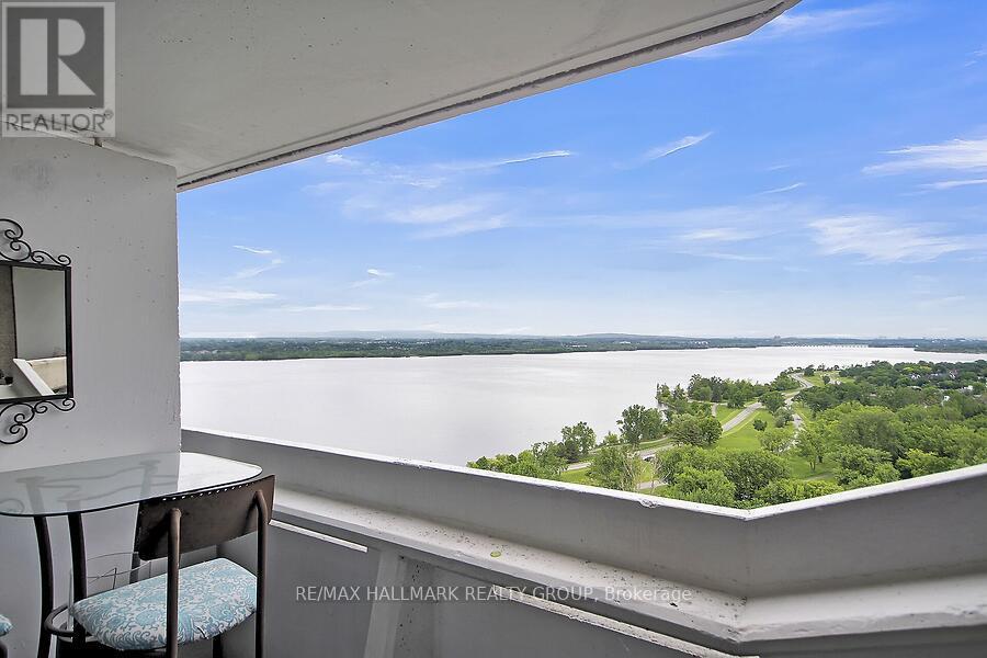 410 - 1081 Ambleside Drive, Ottawa, Ontario  K2B 8C8 - Photo 3 - X12397487