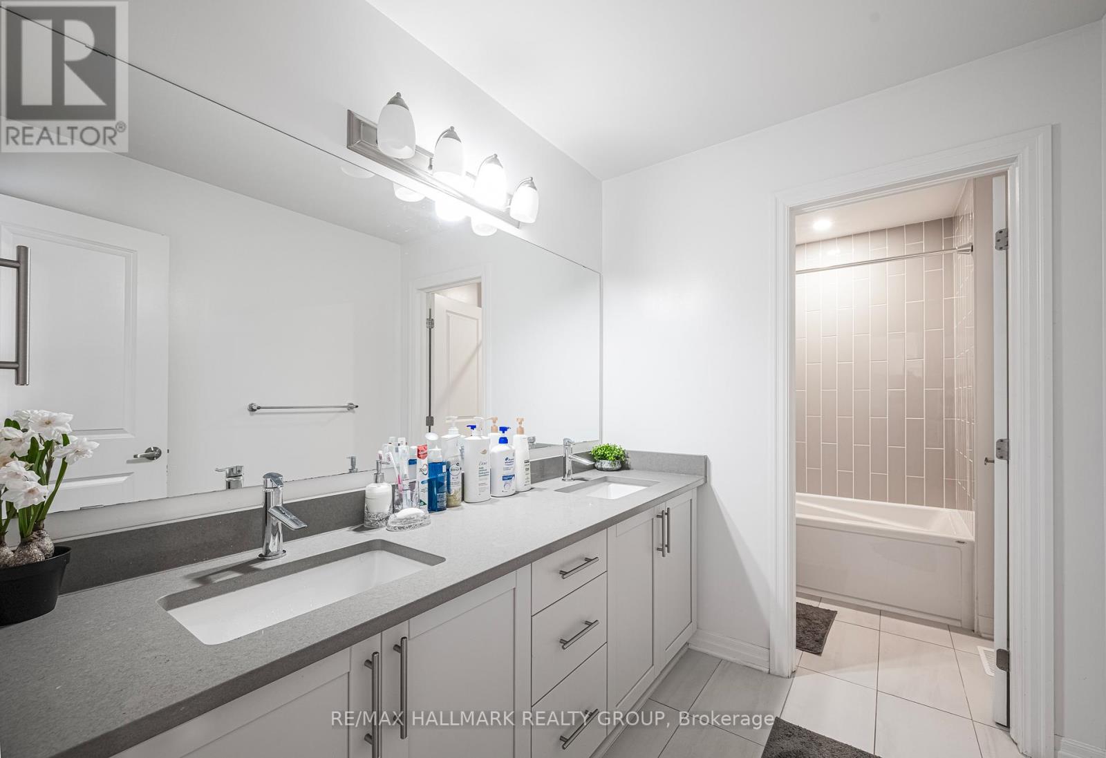 740 Fiddlehead Street, Ottawa, Ontario  K1T 3W7 - Photo 28 - X12397511