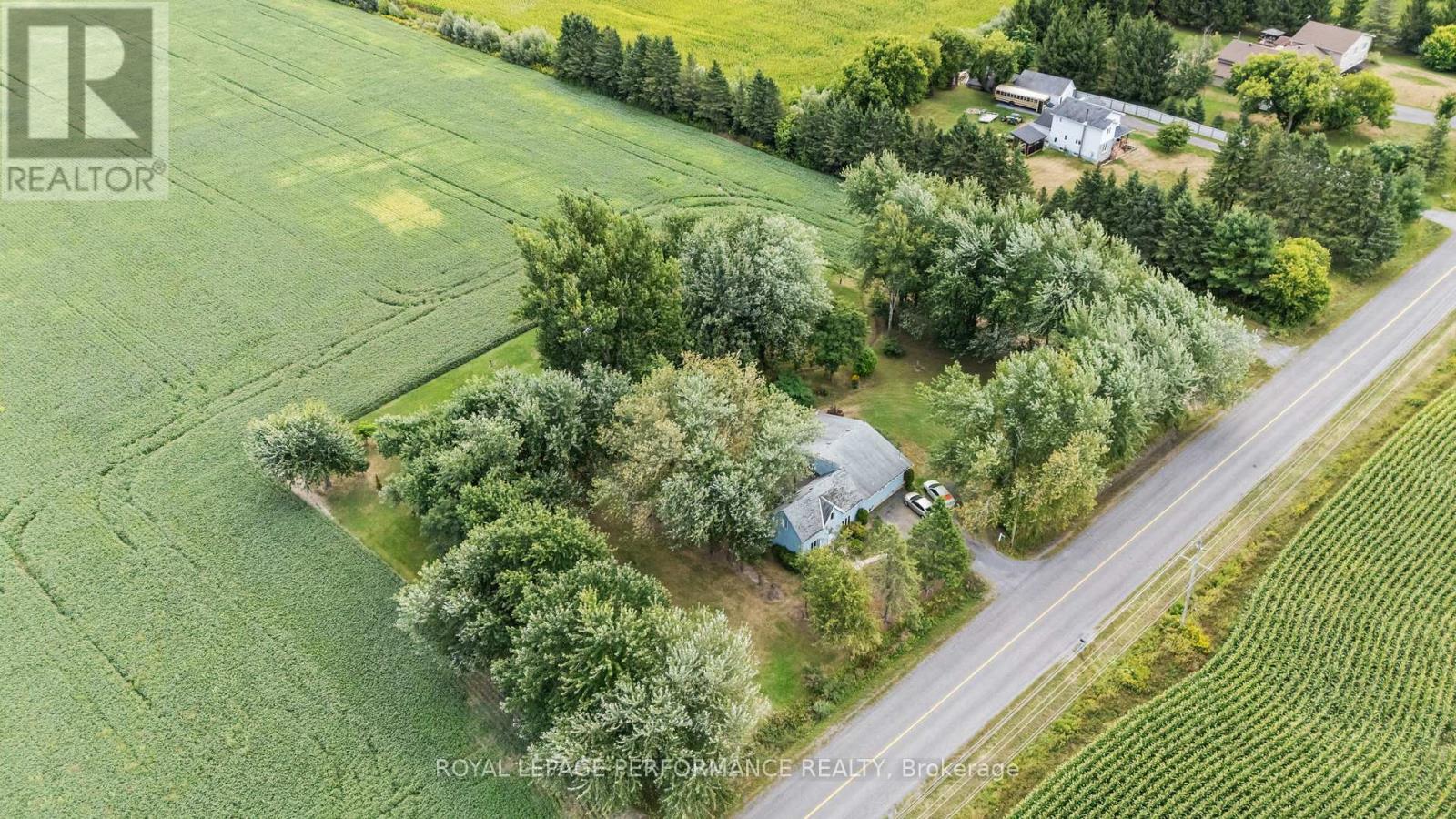 721 St Thomas Road, Russell, Ontario  K0A 1W0 - Photo 27 - X12397543