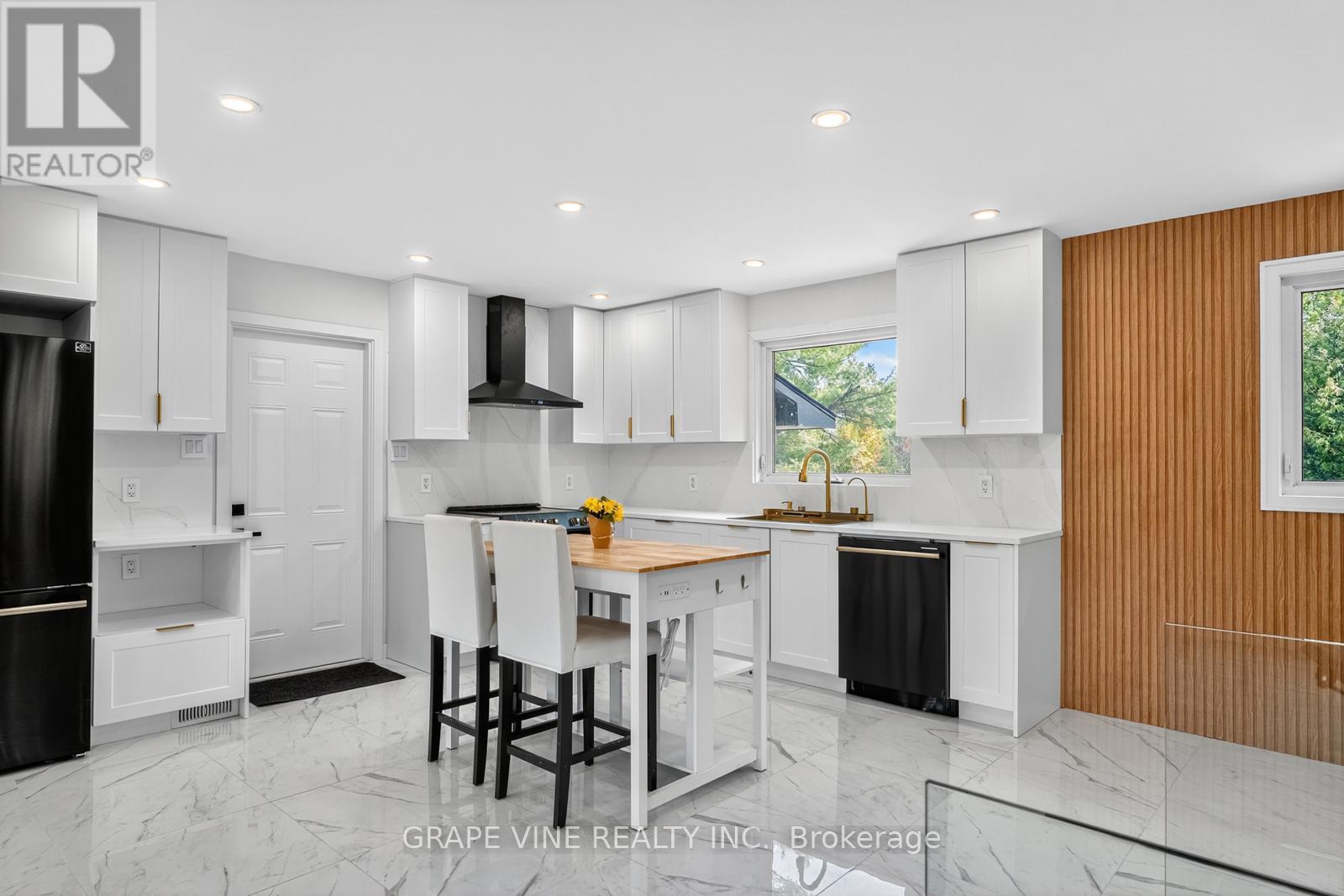 135 Manion Road, Ottawa, Ontario  K0A 1L0 - Photo 8 - X12397558