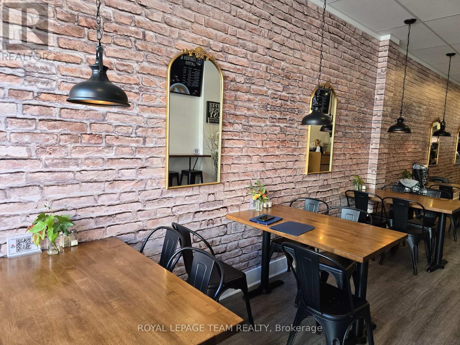 274 Elgin Street, Ottawa, Ontario  K2P 0J4 - Photo 2 - X12397591