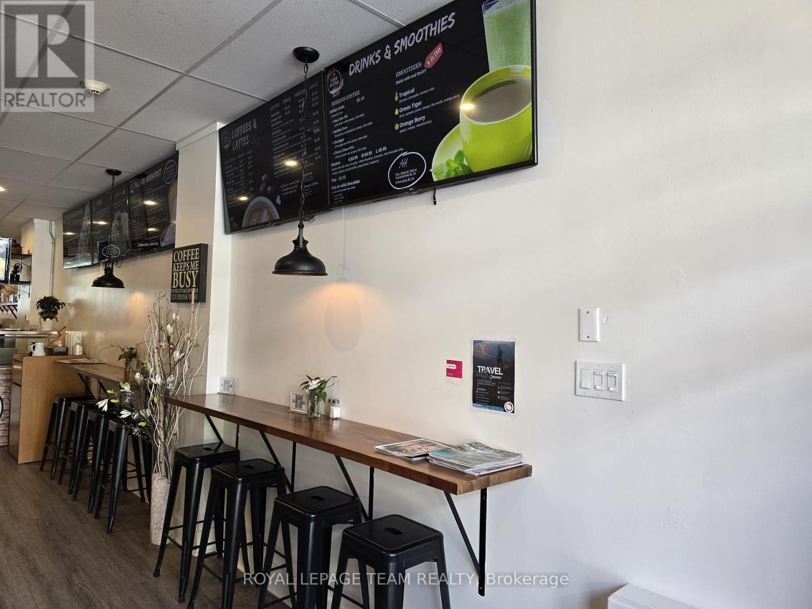 274 Elgin Street, Ottawa, Ontario  K2P 0J4 - Photo 3 - X12397591