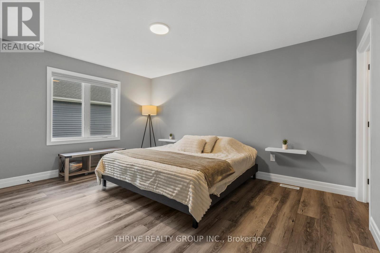102 Phibbs Street, Lambton Shores, Ontario  N0N 1J0 - Photo 17 - X12397472