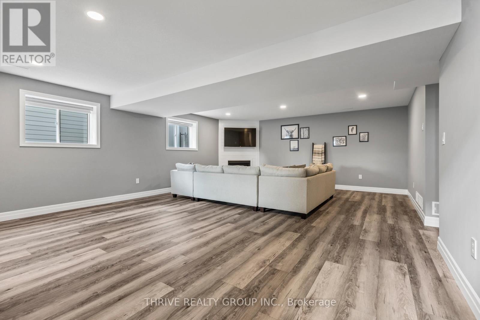 102 Phibbs Street, Lambton Shores, Ontario  N0N 1J0 - Photo 20 - X12397472