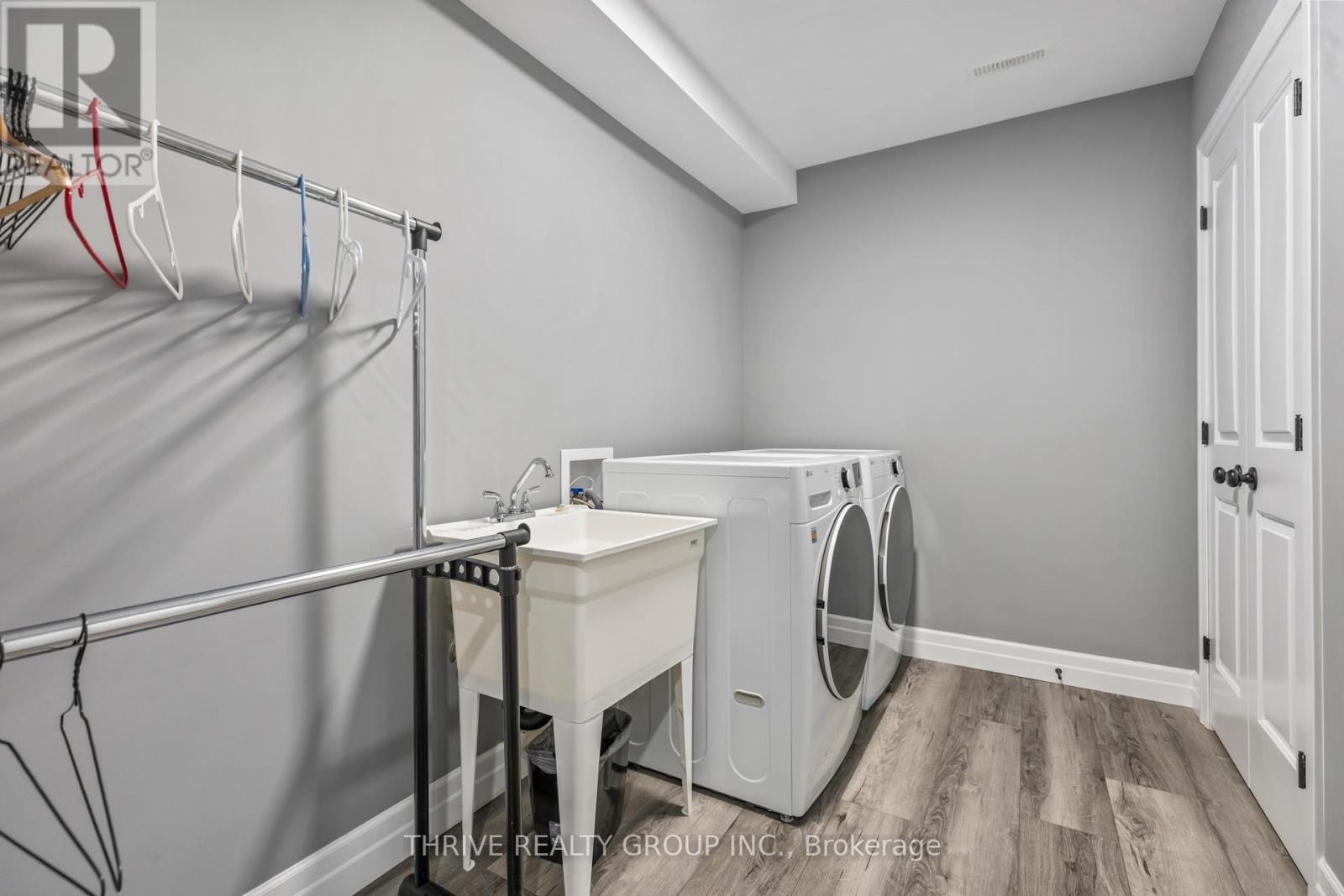 102 Phibbs Street, Lambton Shores, Ontario  N0N 1J0 - Photo 23 - X12397472