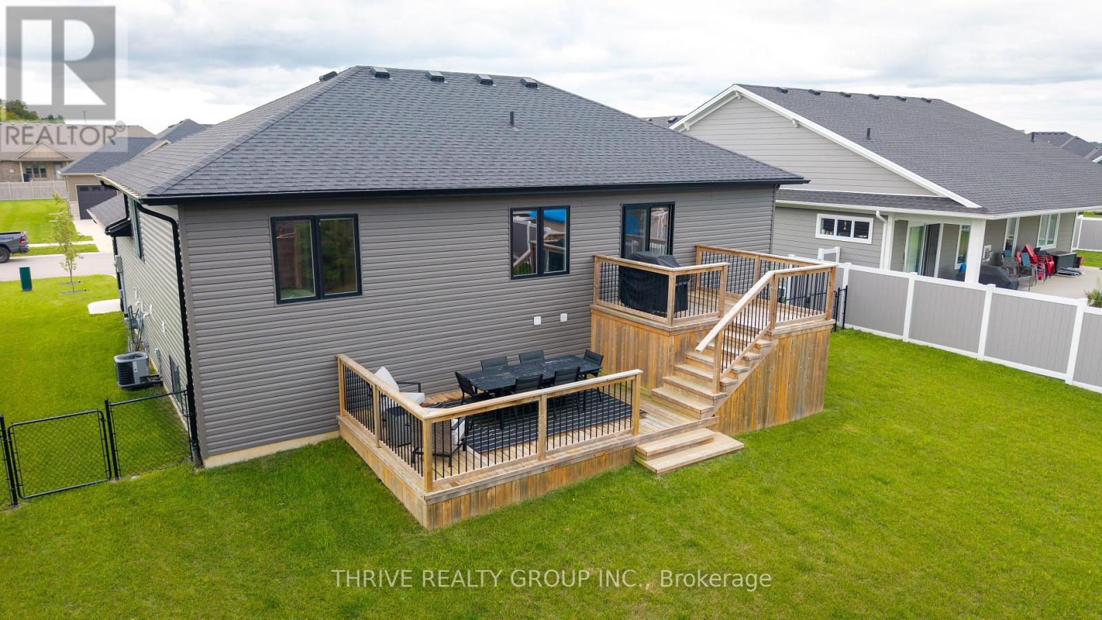 102 Phibbs Street, Lambton Shores, Ontario  N0N 1J0 - Photo 27 - X12397472