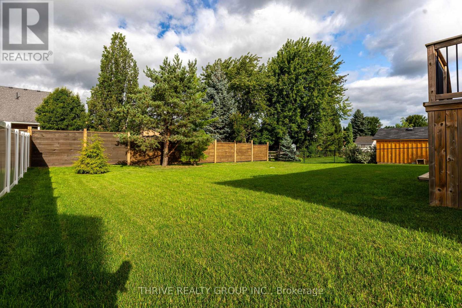 102 Phibbs Street, Lambton Shores, Ontario  N0N 1J0 - Photo 29 - X12397472