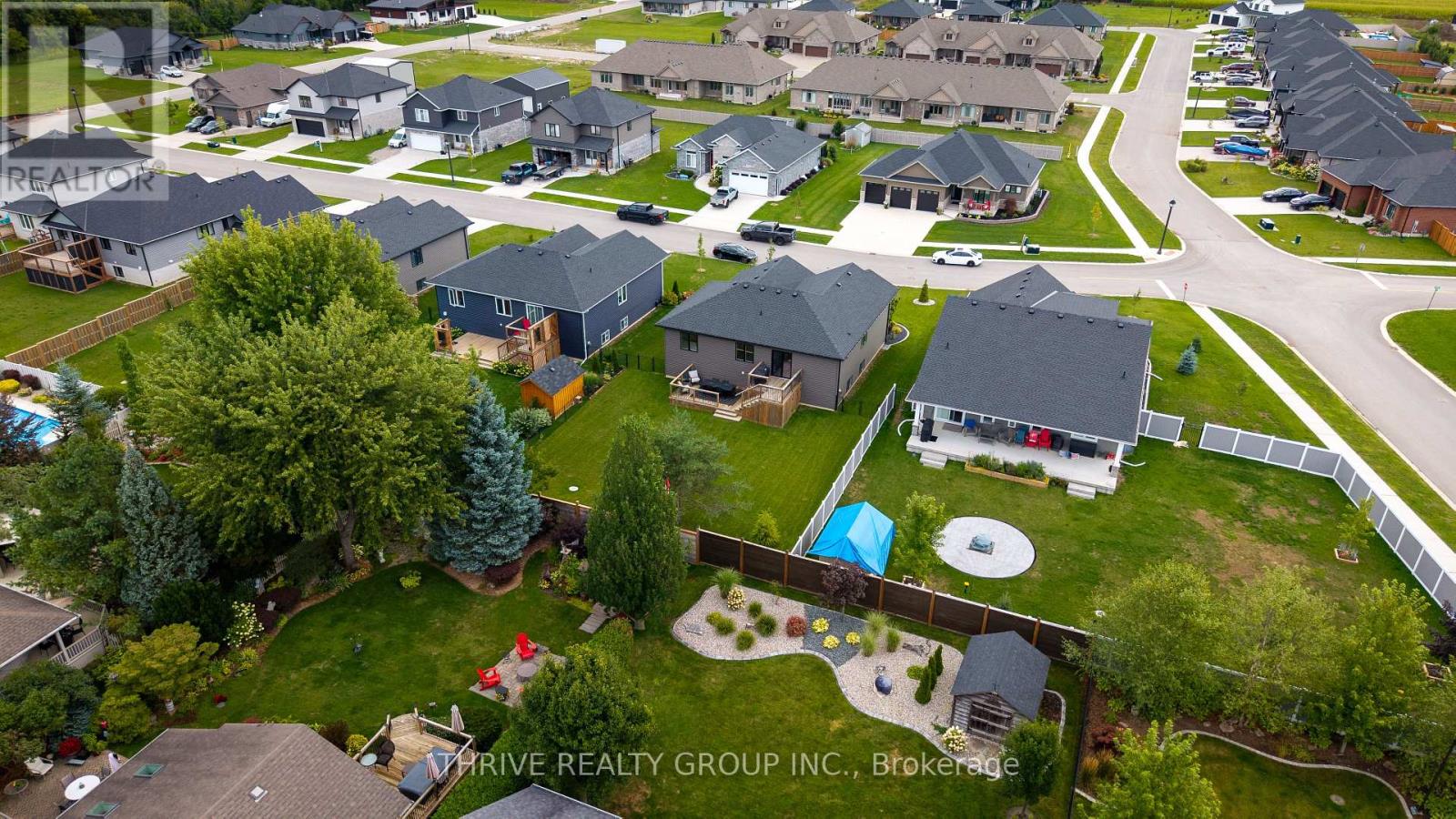 102 Phibbs Street, Lambton Shores, Ontario  N0N 1J0 - Photo 31 - X12397472