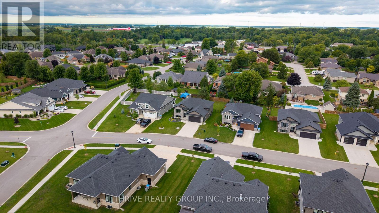 102 Phibbs Street, Lambton Shores, Ontario  N0N 1J0 - Photo 32 - X12397472