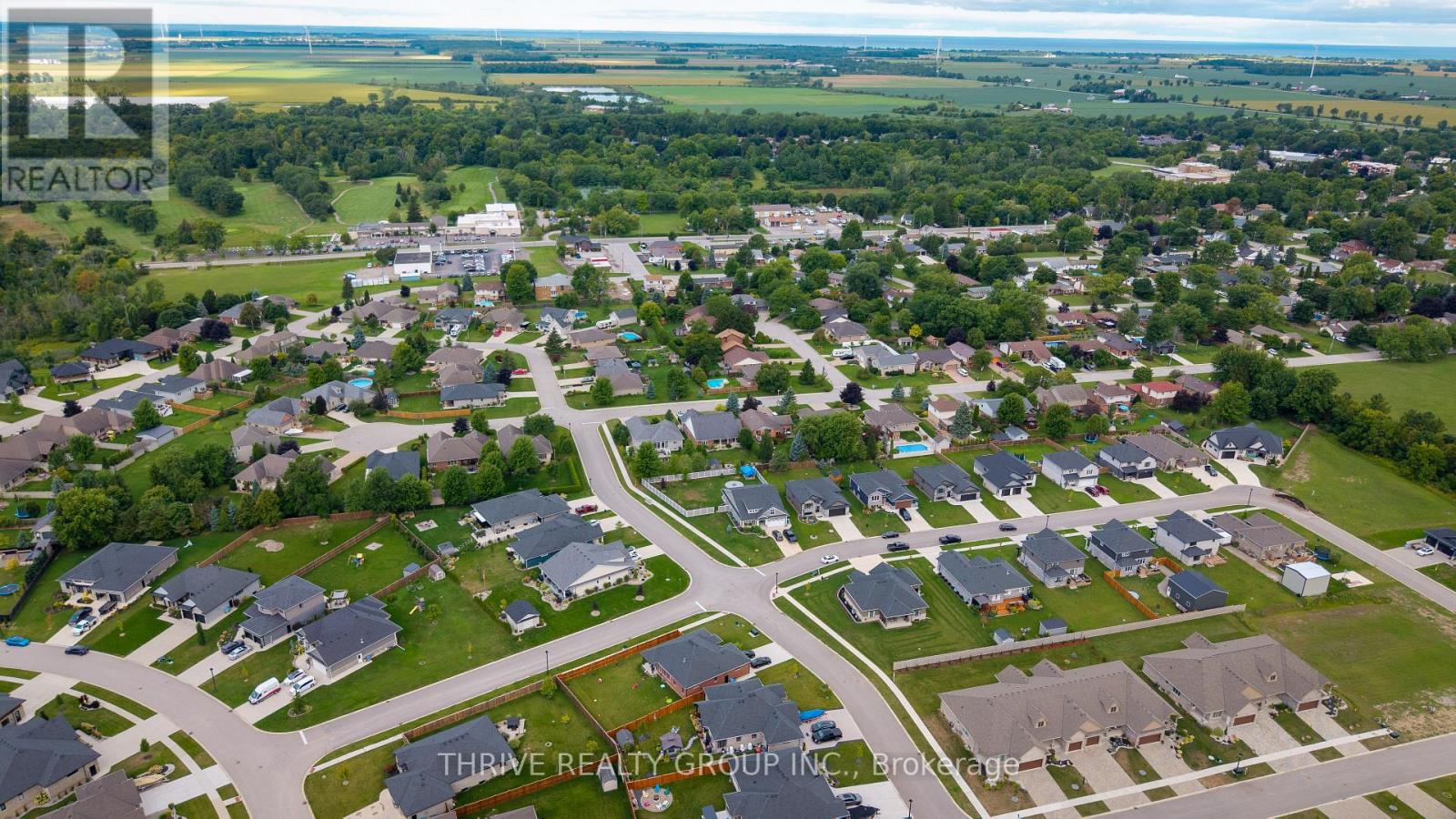 102 Phibbs Street, Lambton Shores, Ontario  N0N 1J0 - Photo 35 - X12397472