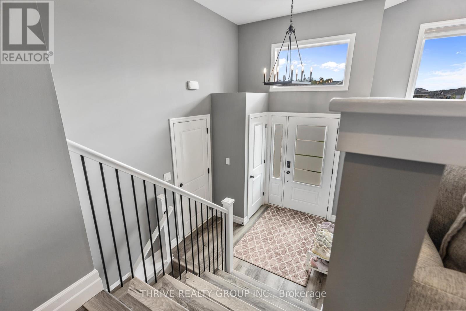 102 Phibbs Street, Lambton Shores, Ontario  N0N 1J0 - Photo 6 - X12397472
