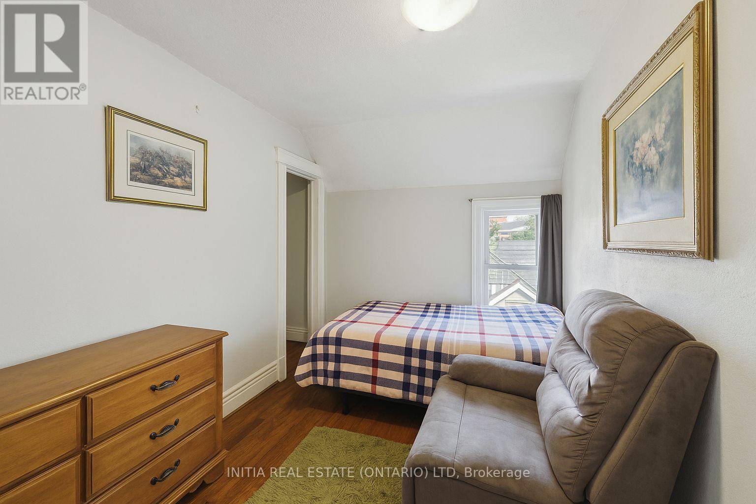 150 College Avenue N, Sarnia, Ontario  N7T 6B3 - Photo 7 - X12397535